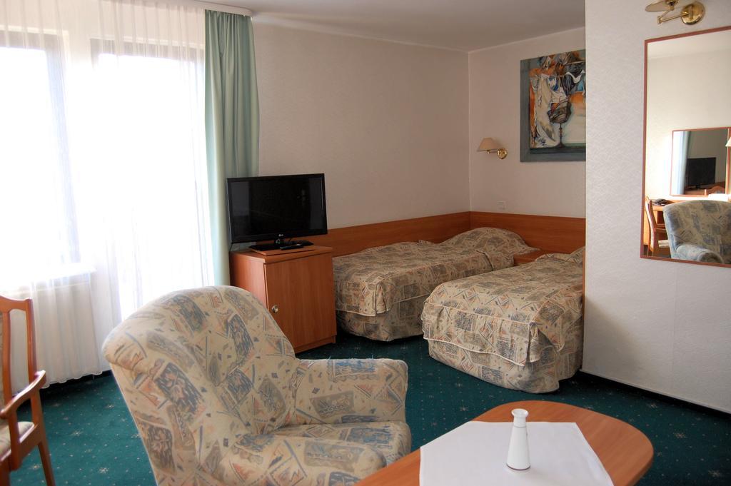 Hotel Wodnik Леба Экстерьер фото