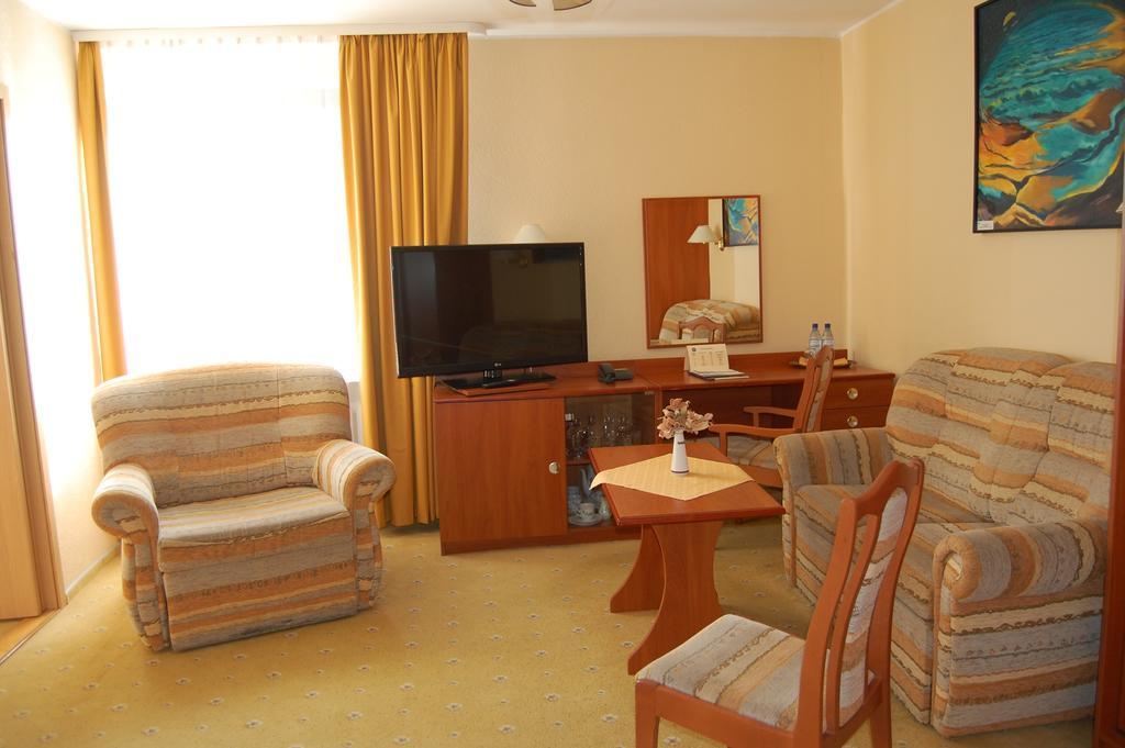Hotel Wodnik Леба Экстерьер фото