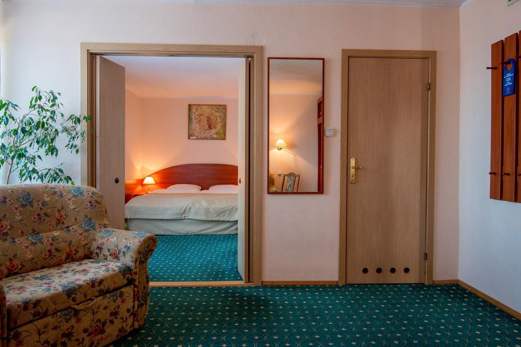 Hotel Wodnik Леба Экстерьер фото