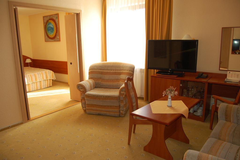 Hotel Wodnik Леба Экстерьер фото