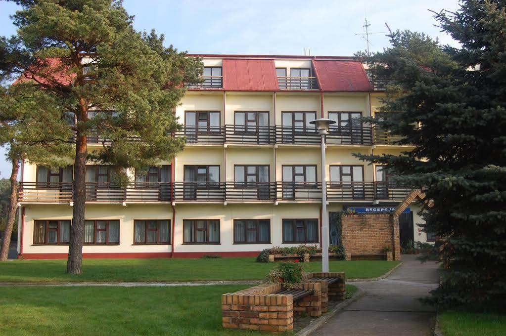 Hotel Wodnik Леба Экстерьер фото