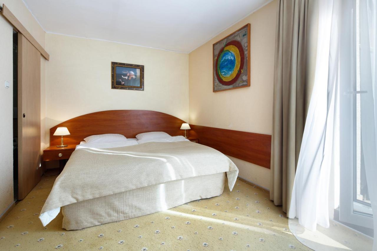 Hotel Wodnik Леба Экстерьер фото