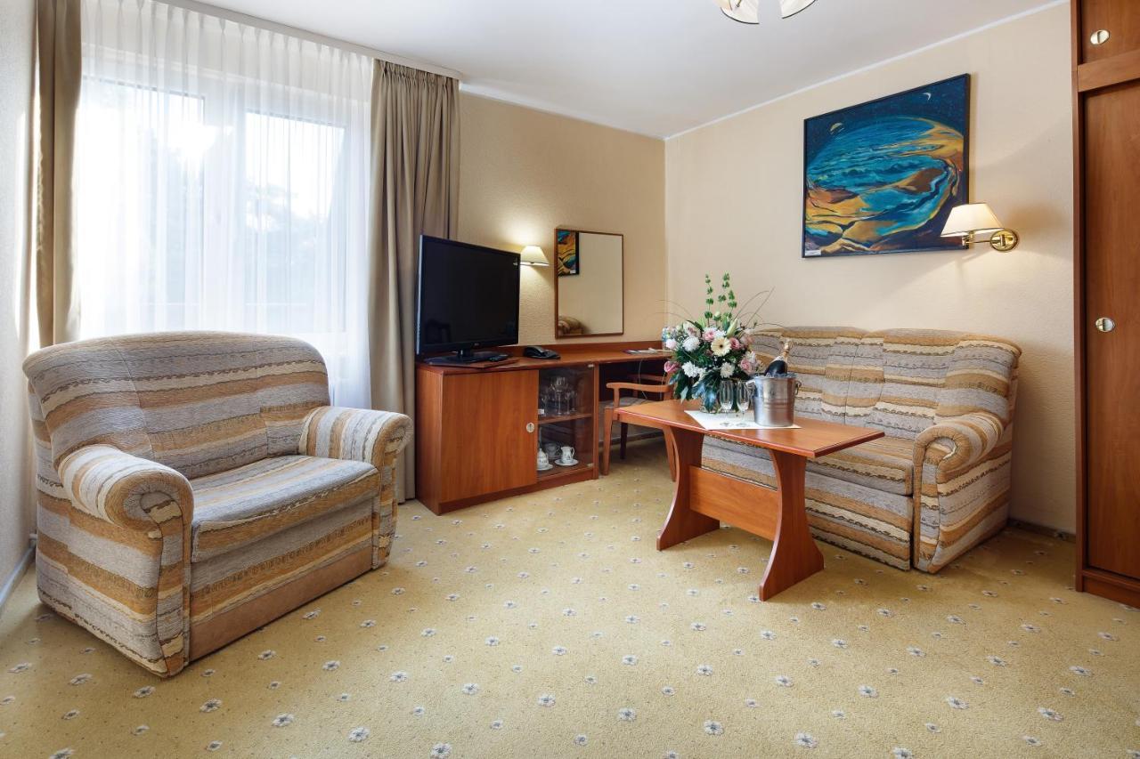 Hotel Wodnik Леба Экстерьер фото