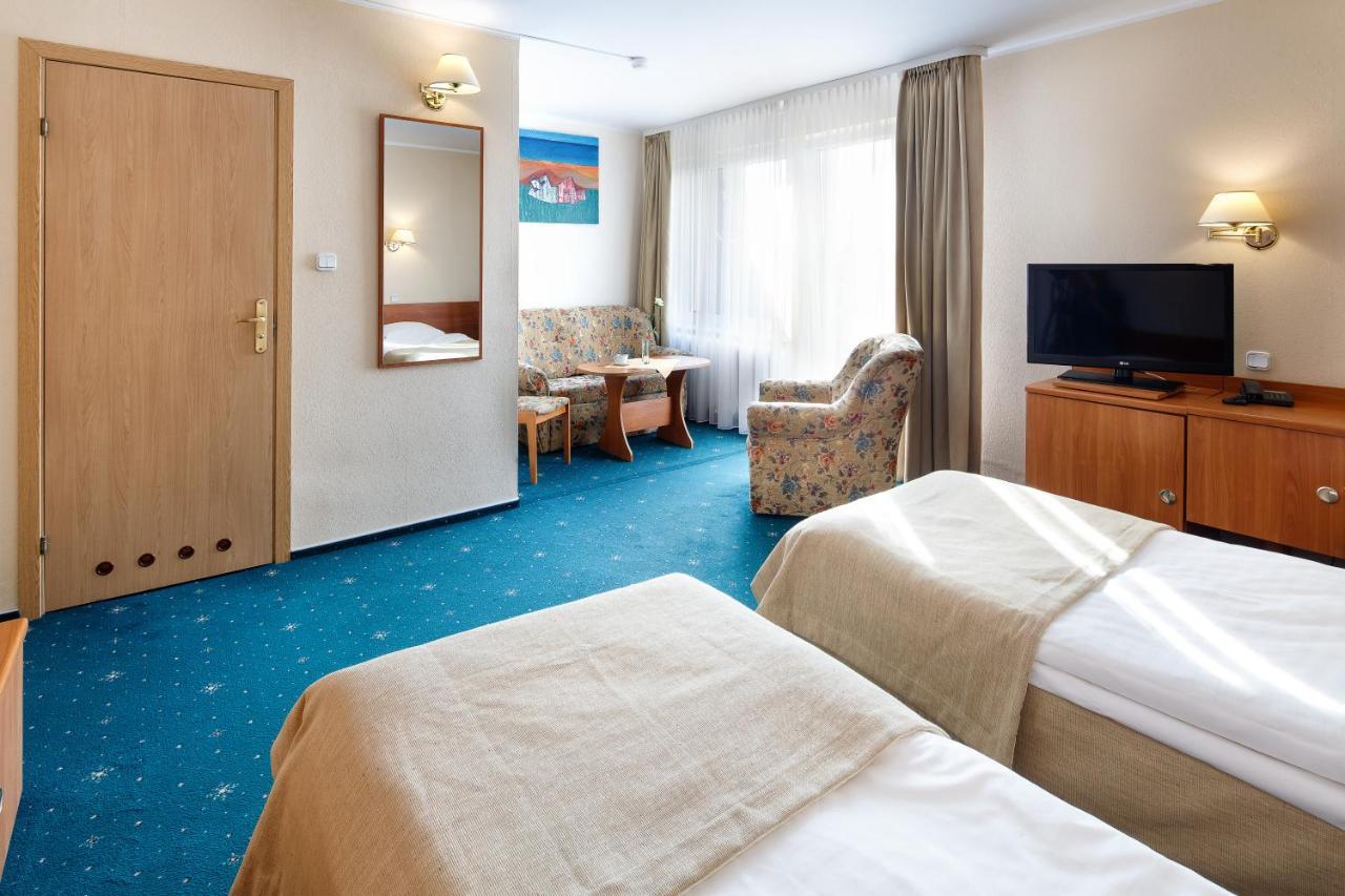 Hotel Wodnik Леба Экстерьер фото